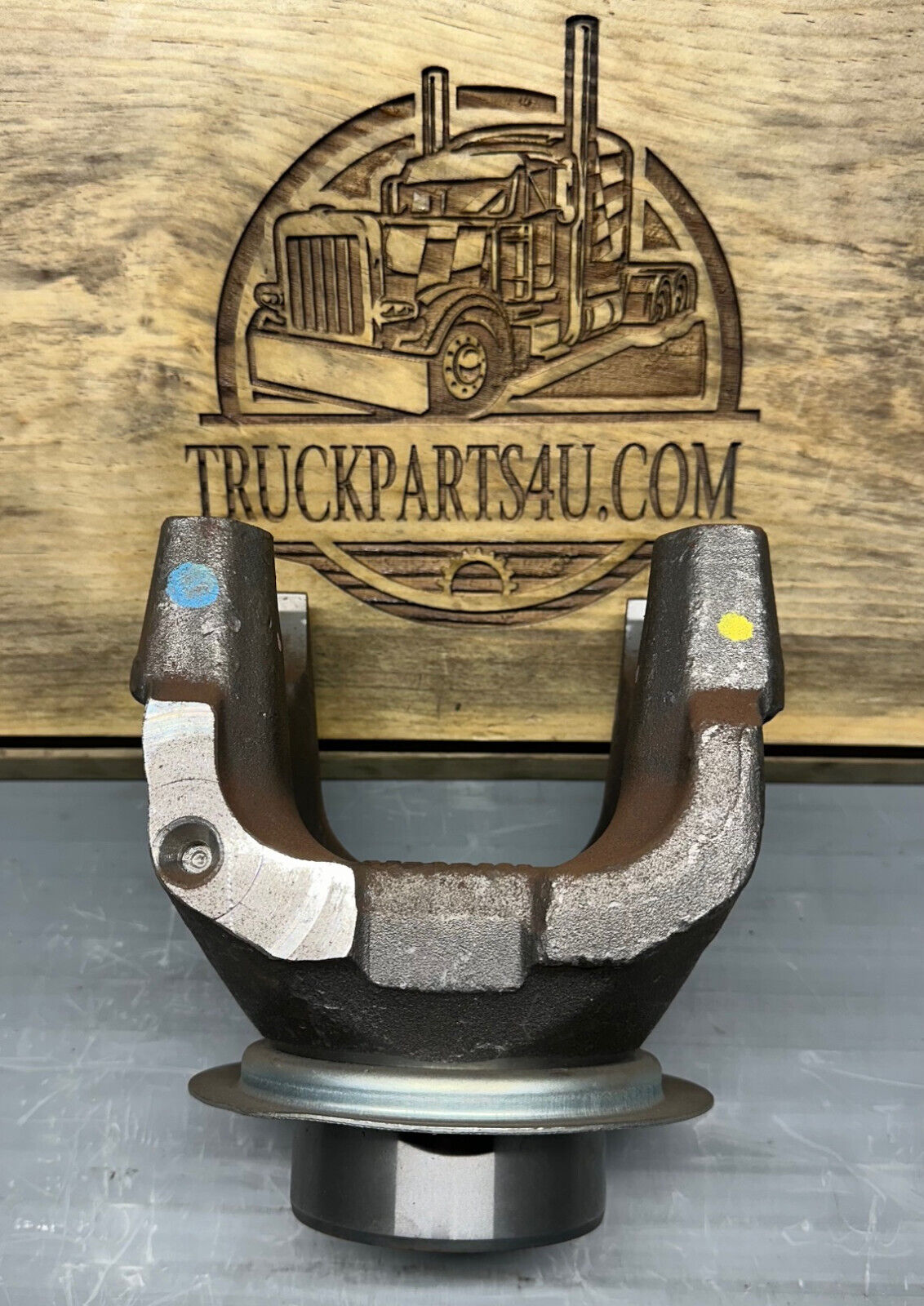 5-4-9241-1X Dana Spicer 1610 series end yoke with dust shield, alternate 5-4-8261-1